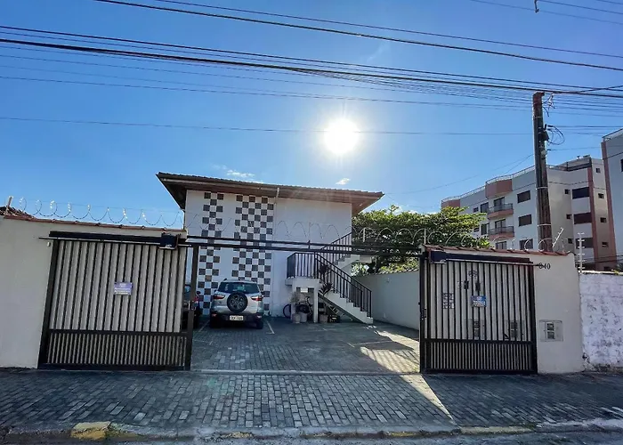 Apto Funcional próximo a Orla do Centro HS4 Ubatuba